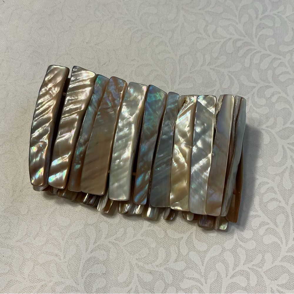 Elegant Mother of Pearl Stretch Bracelet